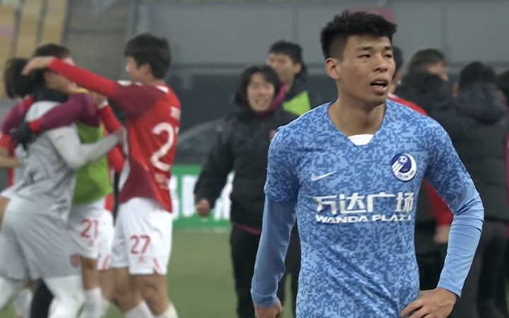 窗口期新疆广汇调整名单以备中超，门线救险环节打磨，更衣室稳定，控场能力受关注(新疆广汇疯狂买人又签新外援)