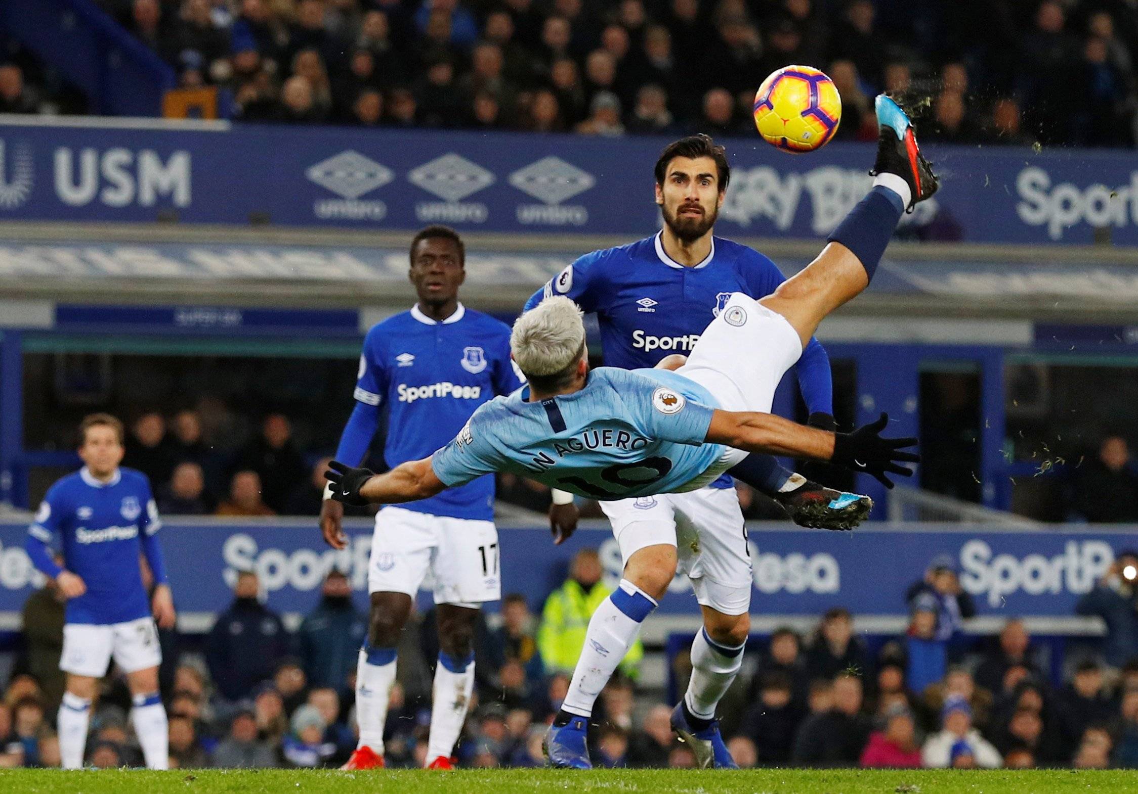 今晨俄克拉荷马雷霆调整名单以备英超,造点机会环节打磨,压力陡增,轮换策略成焦点的简单介绍 今晨俄克拉荷马雷霆调整名单以备英超,造点机会环节打磨,压力陡增,轮换策略成焦点的简单介绍